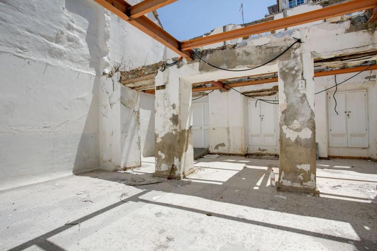 Terreno en venta en Estepona, Malaga photo 2