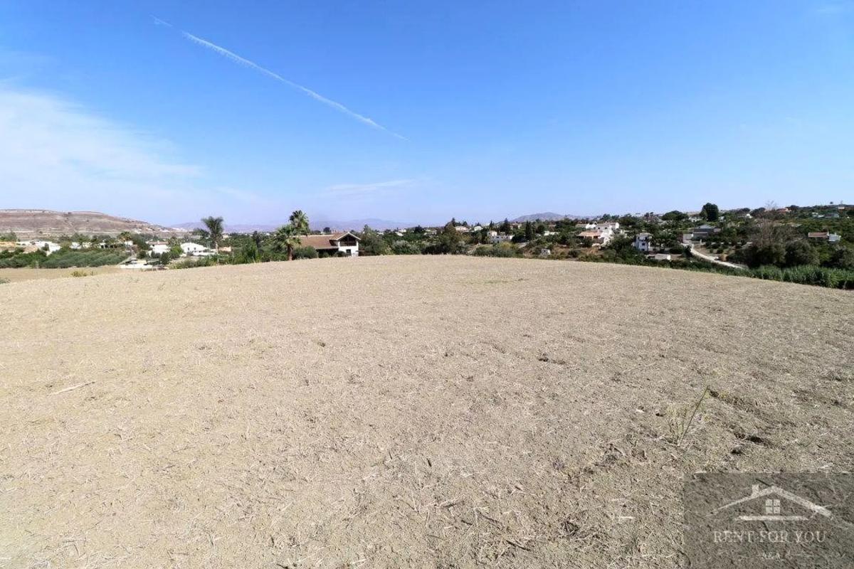 Terreno en venta en Alhaurín el Grande, Malaga photo 1