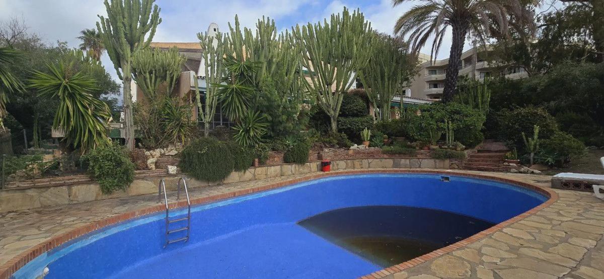 Działka na sprzedaż w Estepona, Malaga photo 1