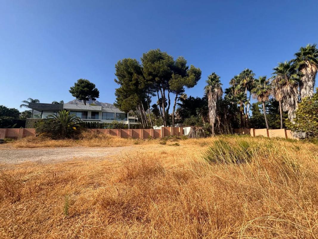 Terreno en venta en Marbella, Malaga photo 2