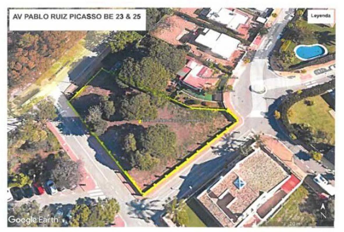 Terreno en venta en Marbella, Malaga photo 1
