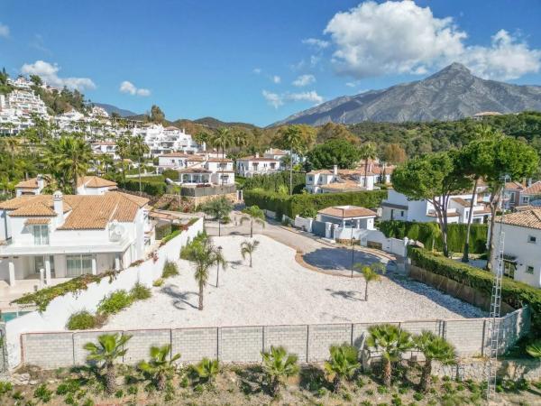 Terreno en Barrio Los Naranjos photo 1