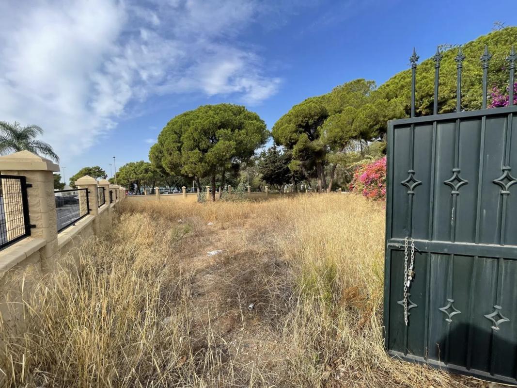 Terreno en venta en Marbella, Malaga photo 2