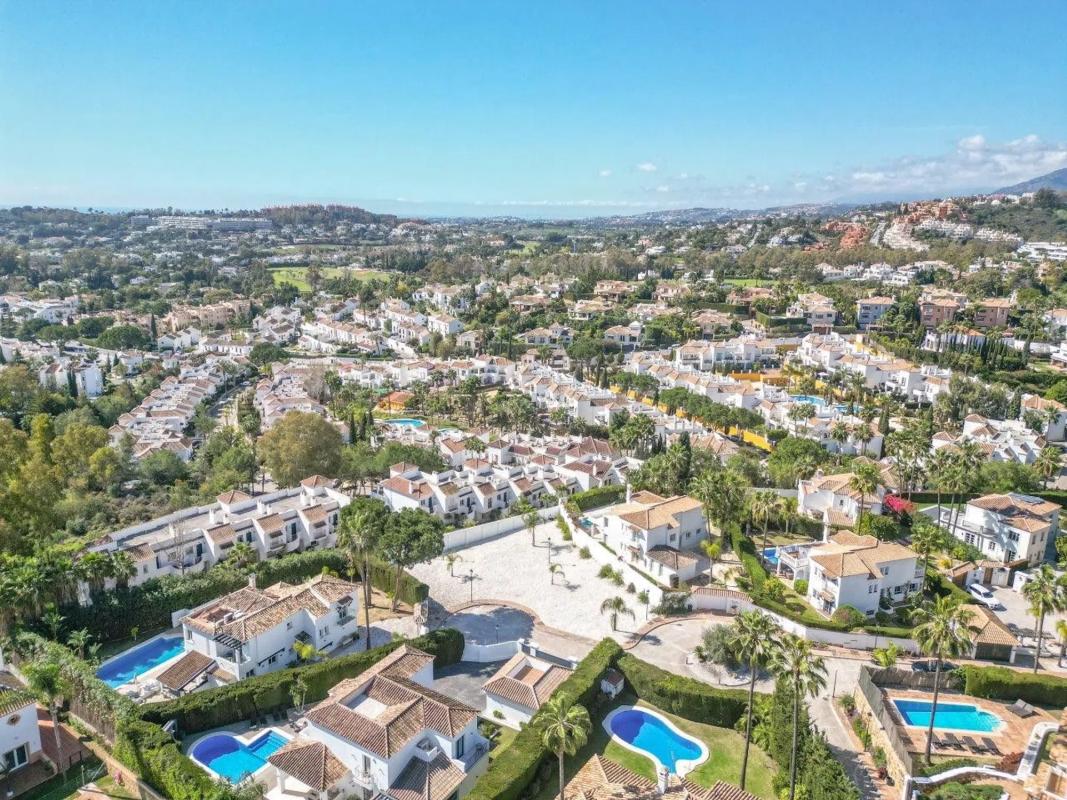 Terreno en venta en Marbella, Malaga photo 3