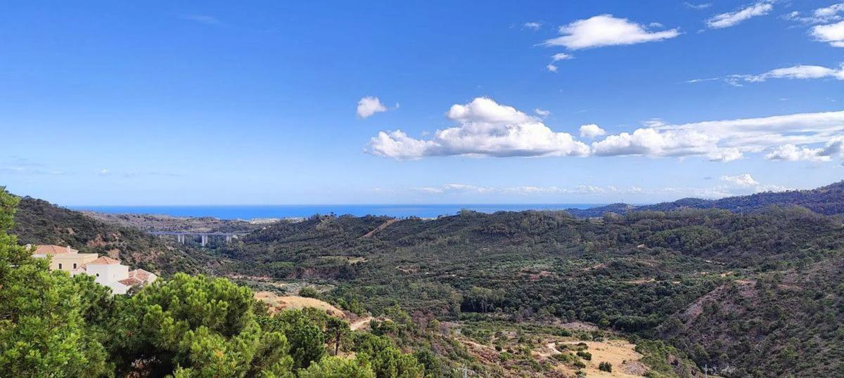 Terreno en venta en Benahavís, Malaga photo 2
