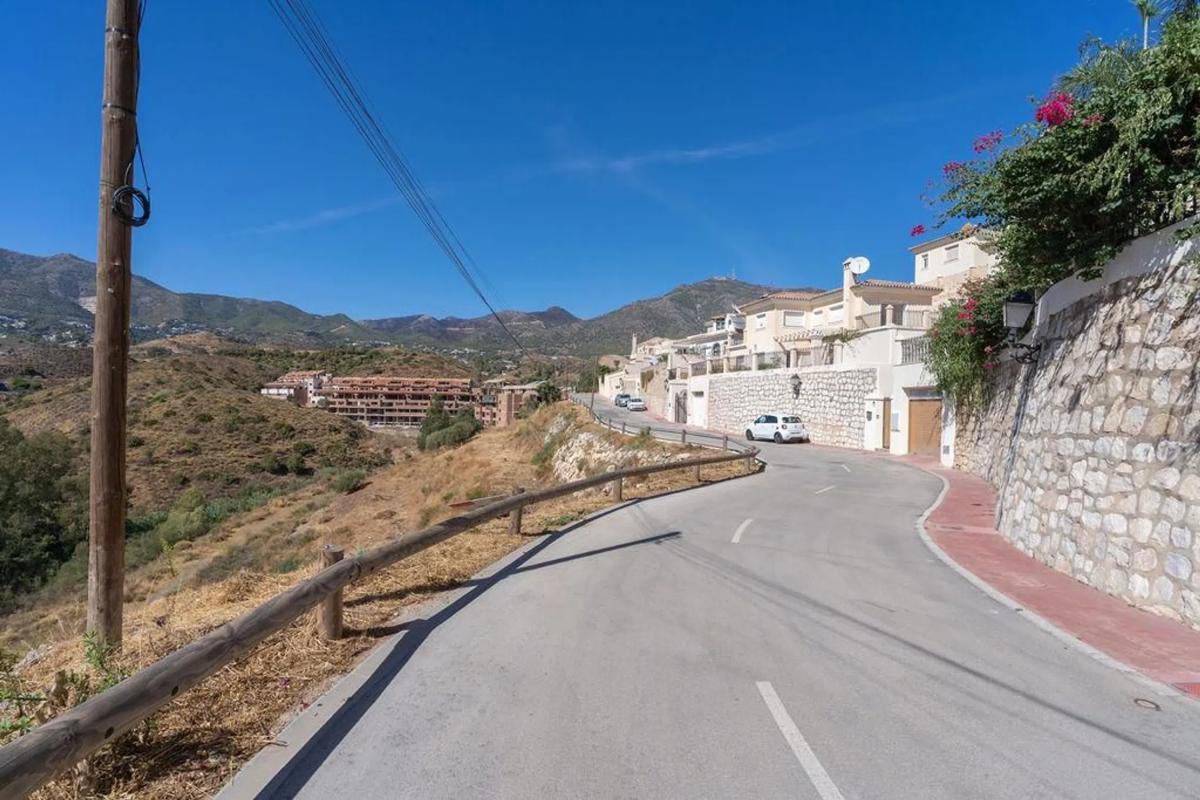 Terreno en venta en Fuengirola, Malaga photo 1