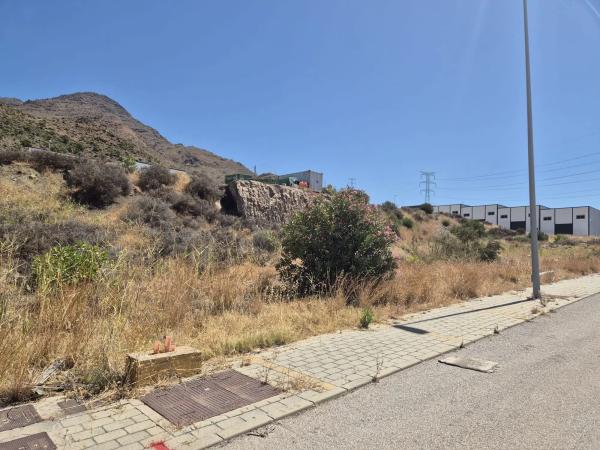Terreno en calle Enebro, 16 , 18 thumbnail 1