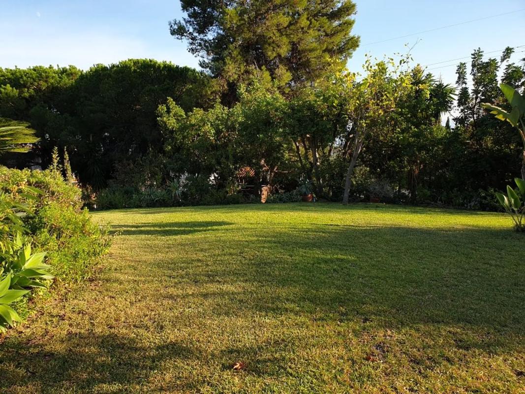Terreno en venta en Marbella, Malaga photo 2