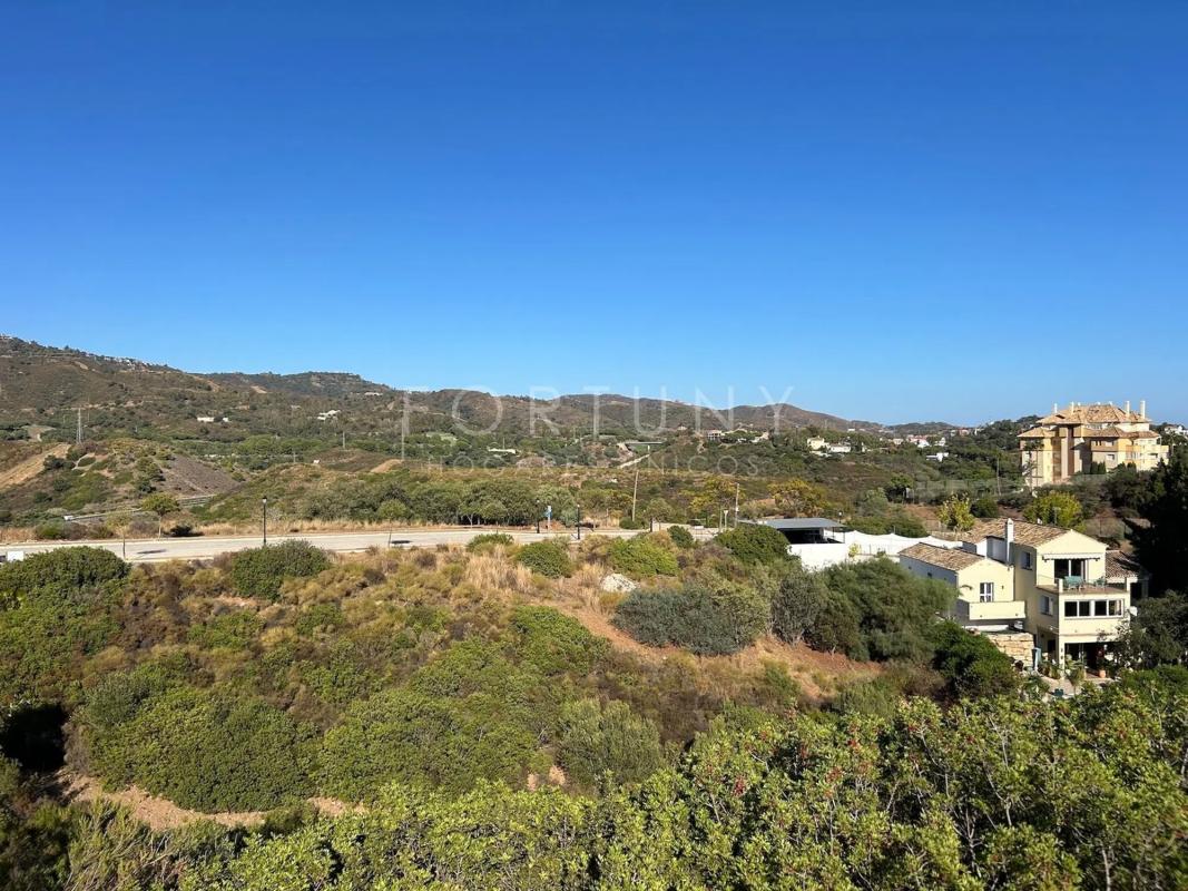 Terreno en venta en Marbella, Malaga photo 3