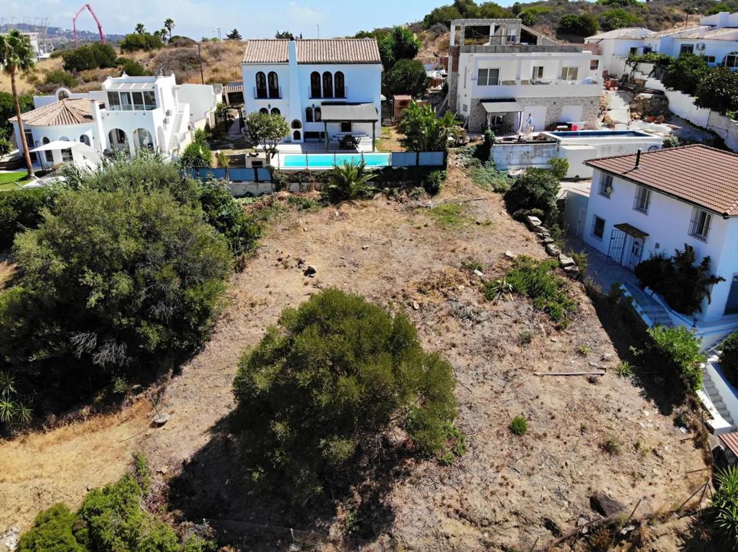 Terreno en venta en Estepona, Malaga photo 1