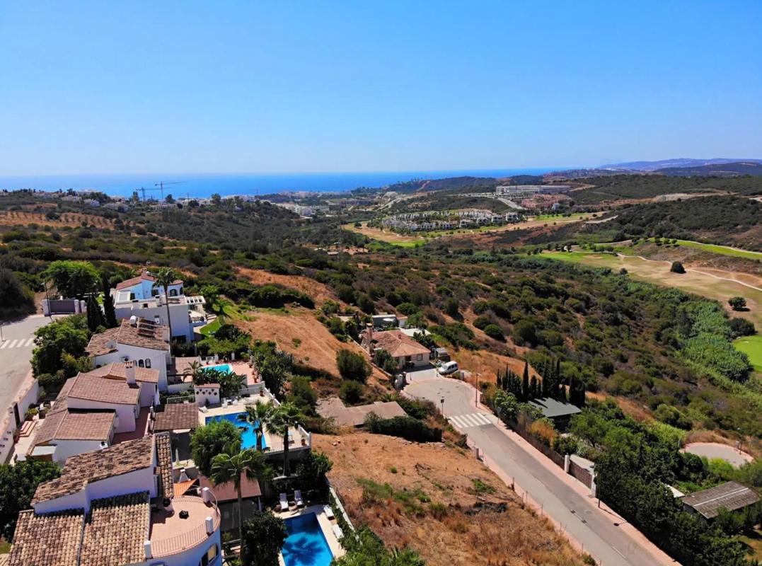 Terreno en venta en Estepona, Malaga photo 2