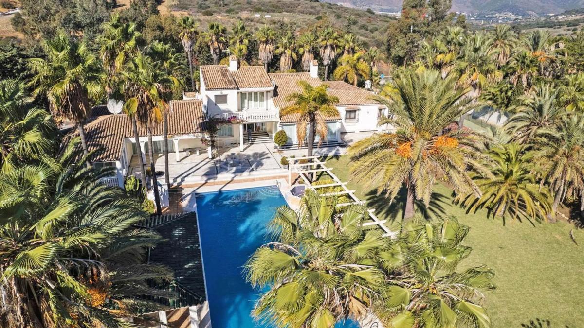 Land for sale in Estepona, Malaga photo 2