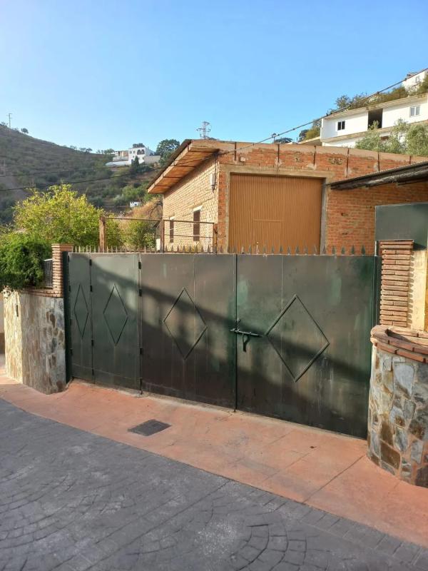 Terreno en venta en Sayalonga, Malaga photo 1