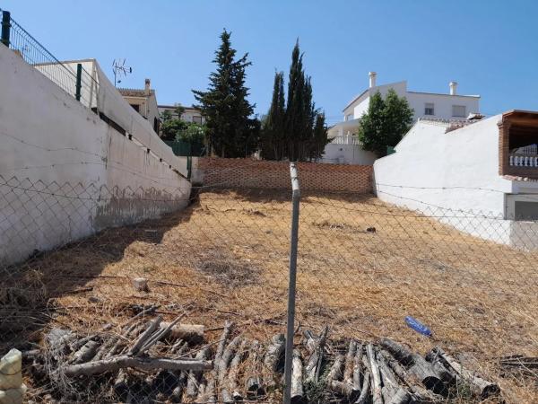 Terreno en calle Velázquez photo 1