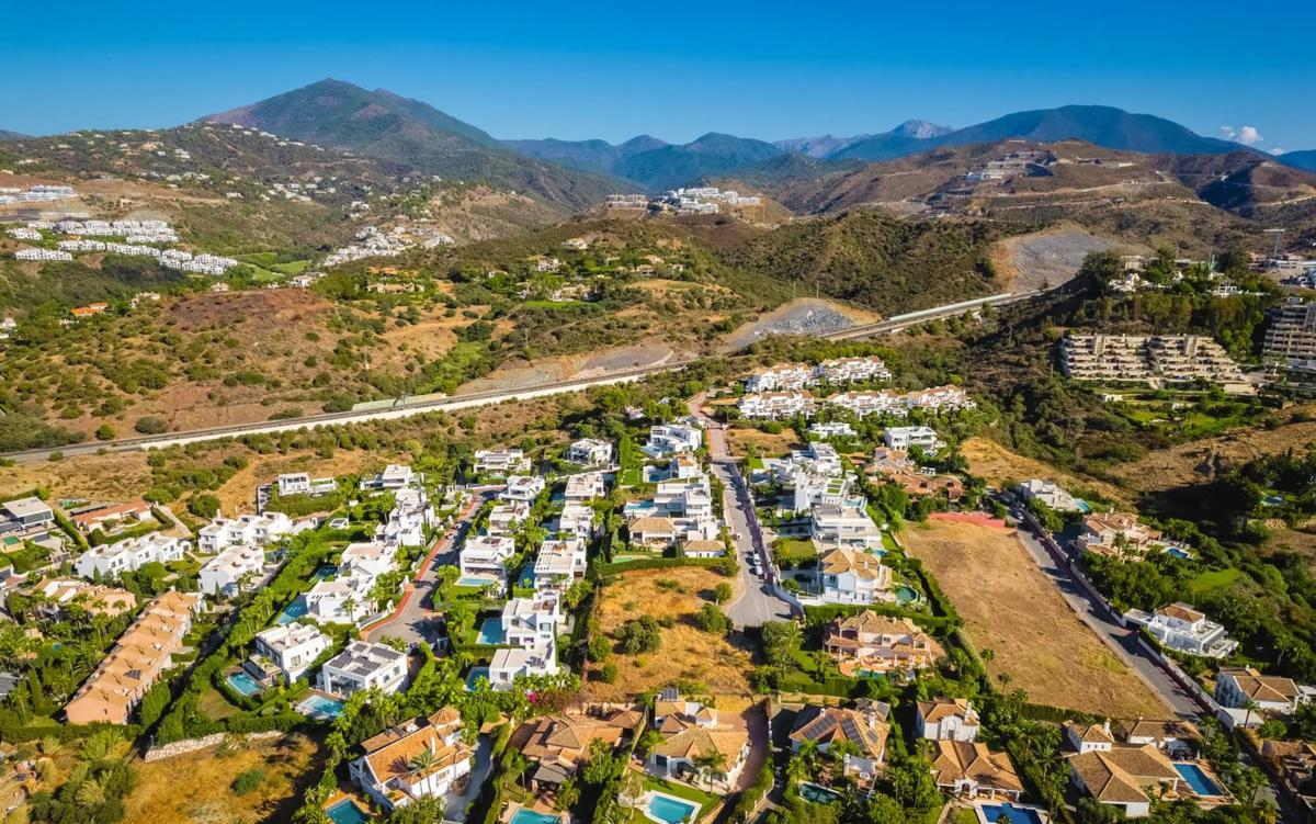 Terreno en venta en Marbella, Malaga photo 2