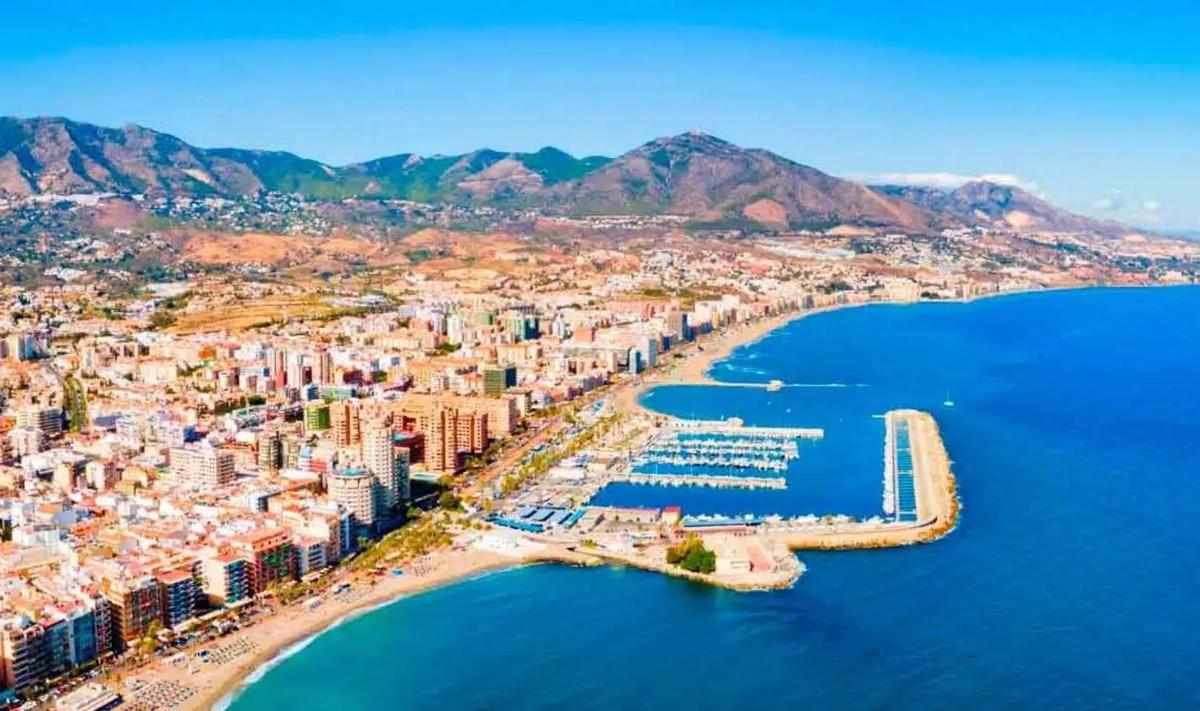 Terreno en venta en Fuengirola, Malaga photo 1