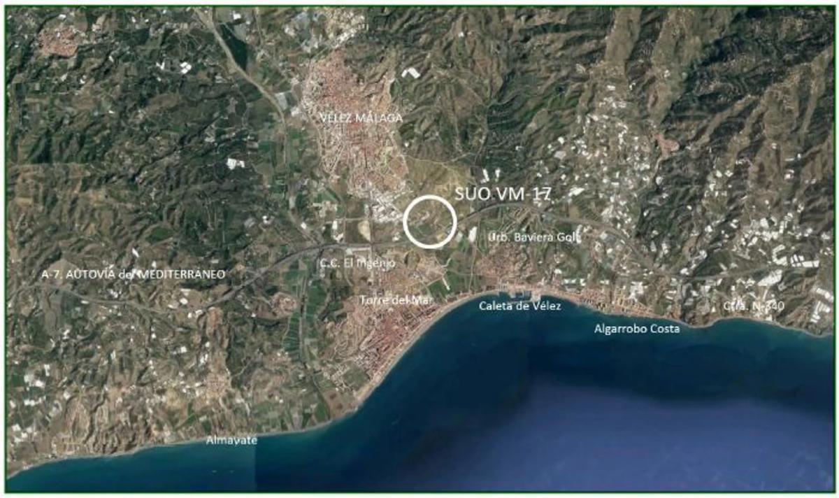 Terreno en venta en Vélez-Malaga, Malaga photo 1