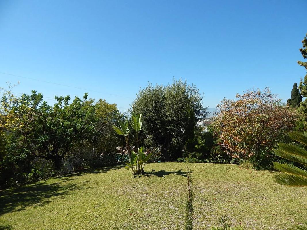 Terreno en venta en Marbella, Malaga photo 1