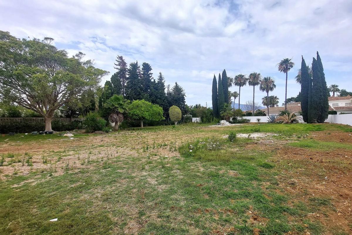 Działka na sprzedaż w Marbella, Malaga photo 3