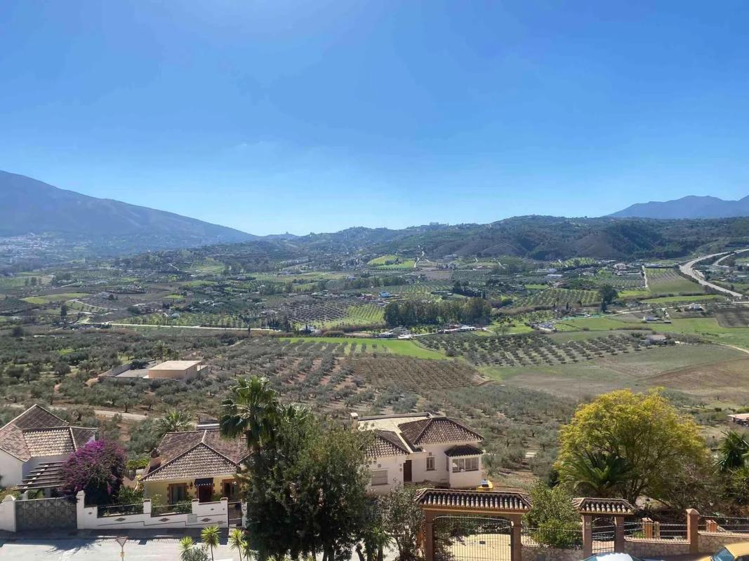 Land for sale in Coin, Malaga photo 1