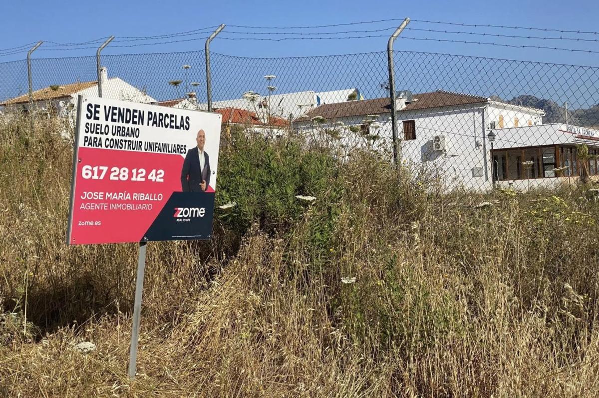 Terreno en venta en Colmenar, Malaga photo 2