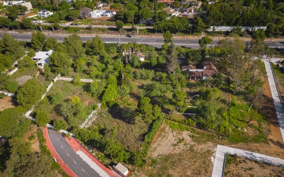 Terreno en venta en Marbella, Malaga photo 1