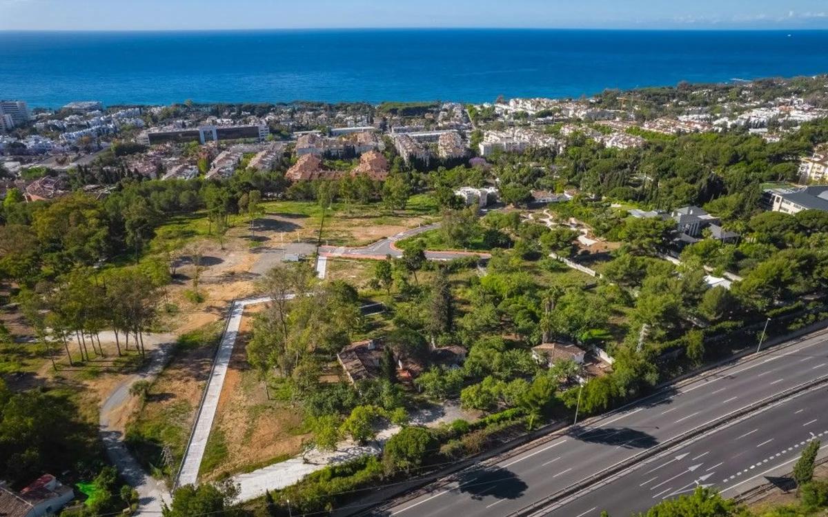 Terreno en venta en Marbella, Malaga photo 2
