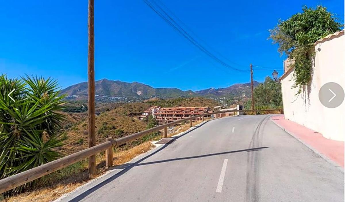 Terreno en venta en Fuengirola, Malaga photo 1