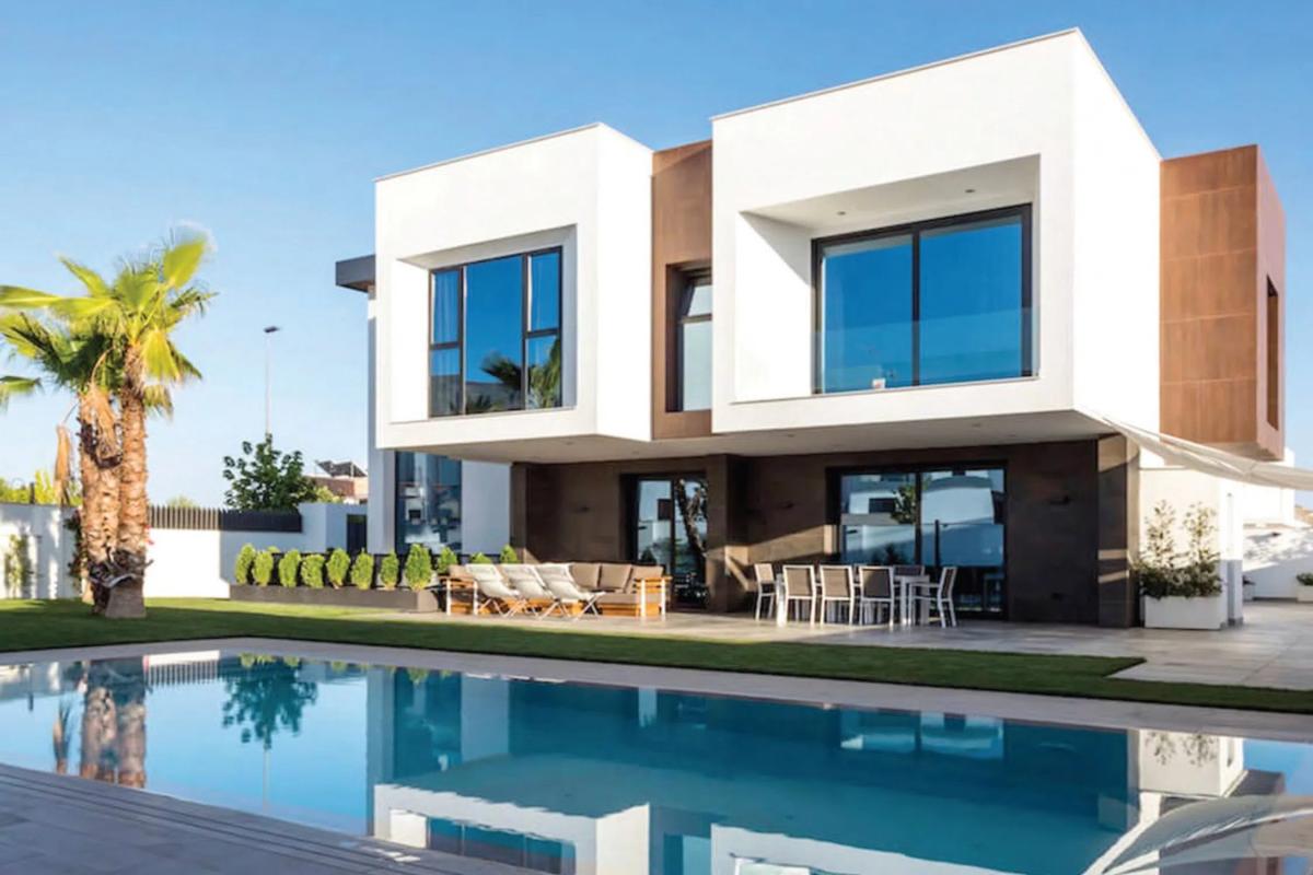 Terreno en venta en Estepona, Malaga photo 2