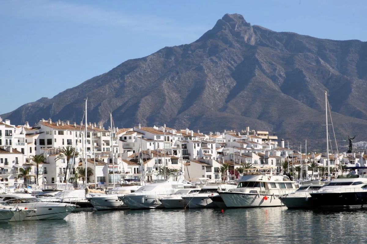 Działka na sprzedaż w Marbella, Malaga photo 2