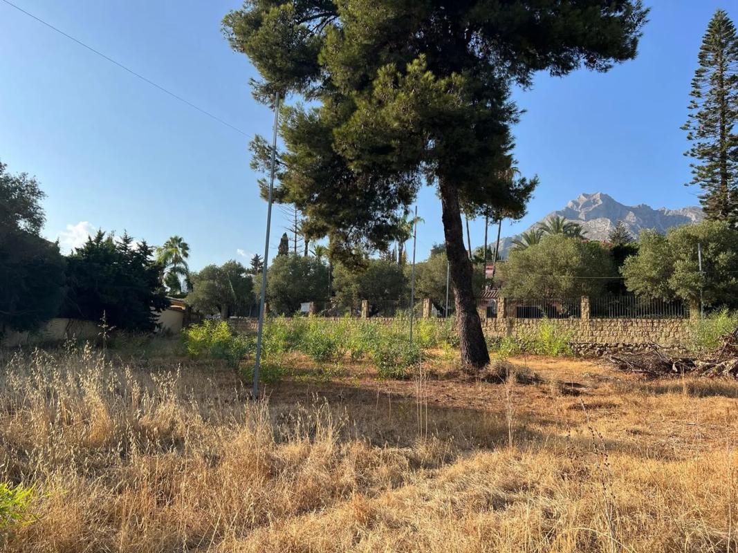 Terreno en venta en Marbella, Malaga photo 3