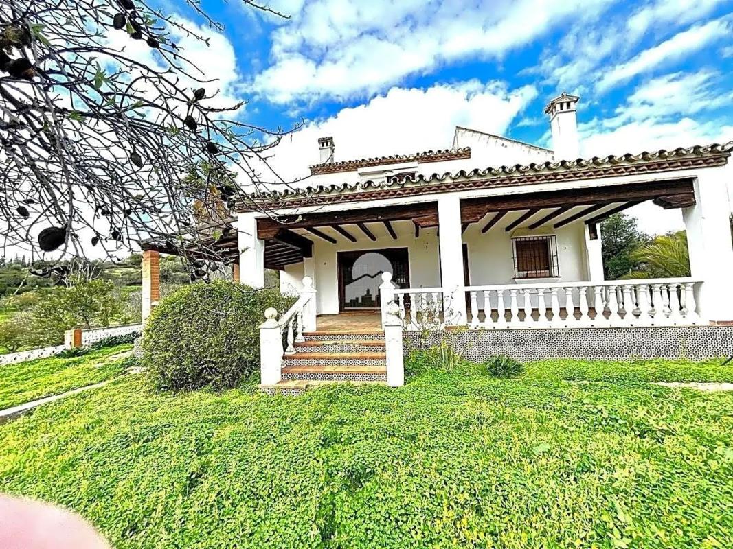 Terreno en venta en Estepona, Malaga photo 2