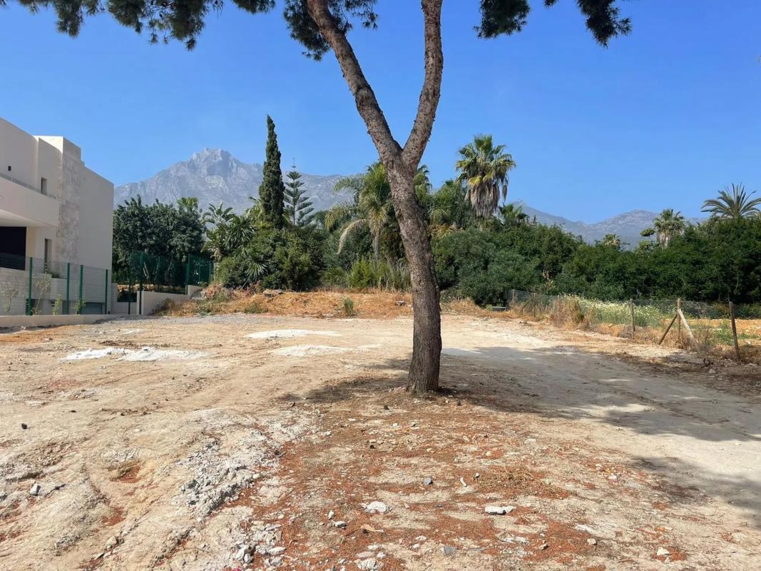 Terreno en venta en Marbella, Malaga photo 1