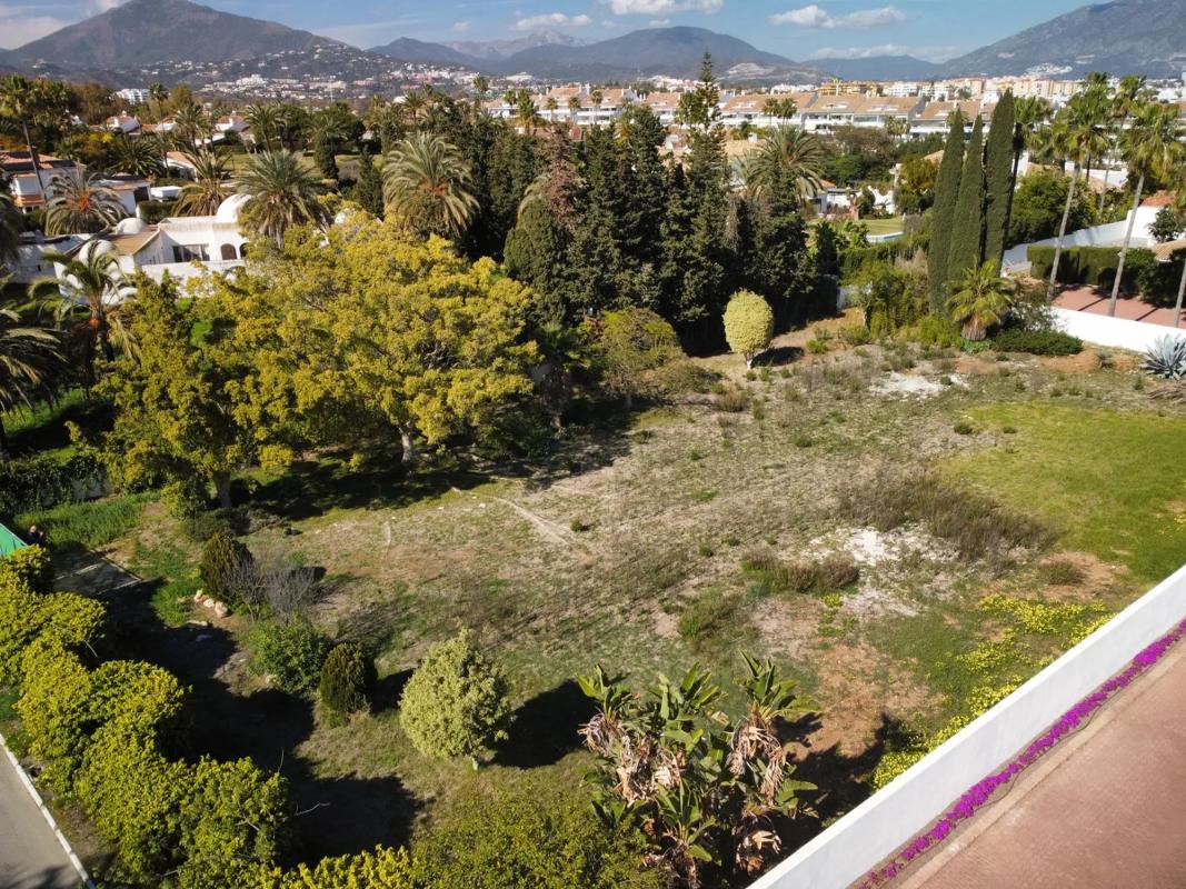 Terreno en venta en Marbella, Malaga photo 3