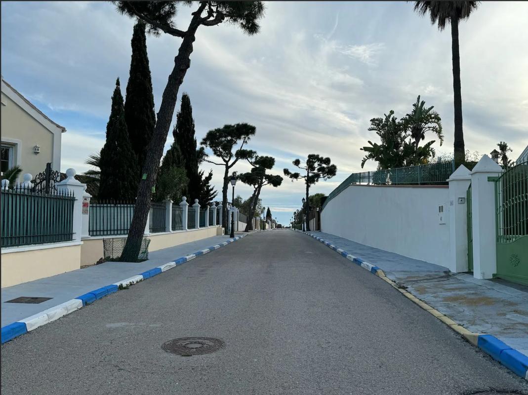 Działka na sprzedaż w Manilva, Malaga photo 2