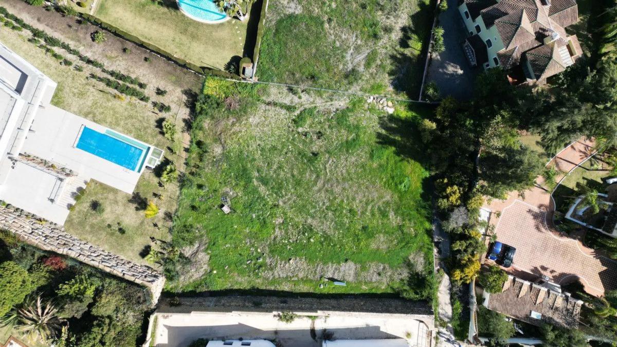 Terreno en venta en Benahavís, Malaga photo 1