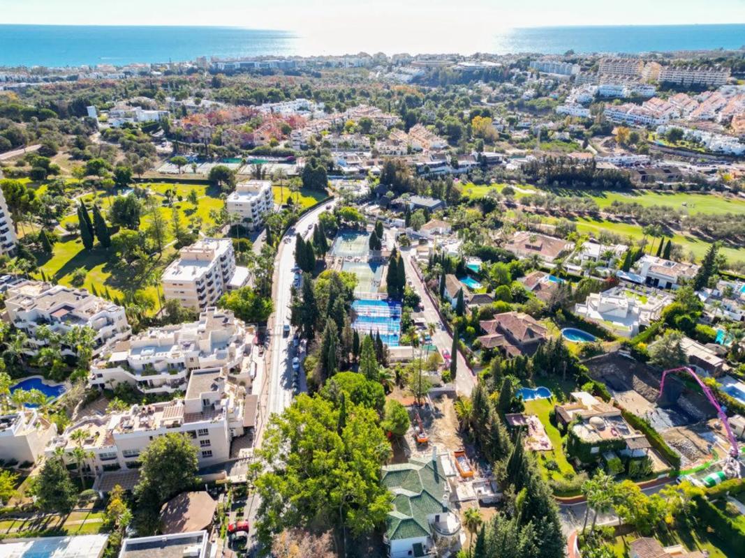 Terreno en venta en Marbella, Malaga photo 1