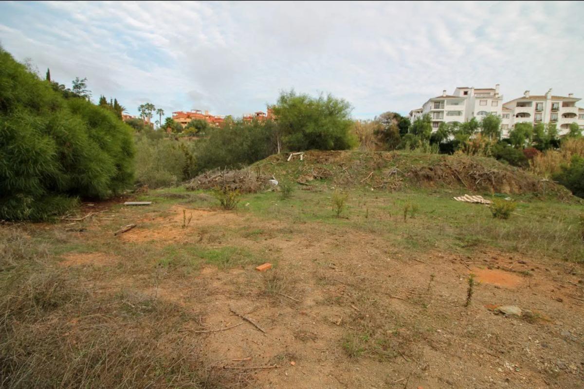 Terreno en venta en Marbella, Malaga photo 3
