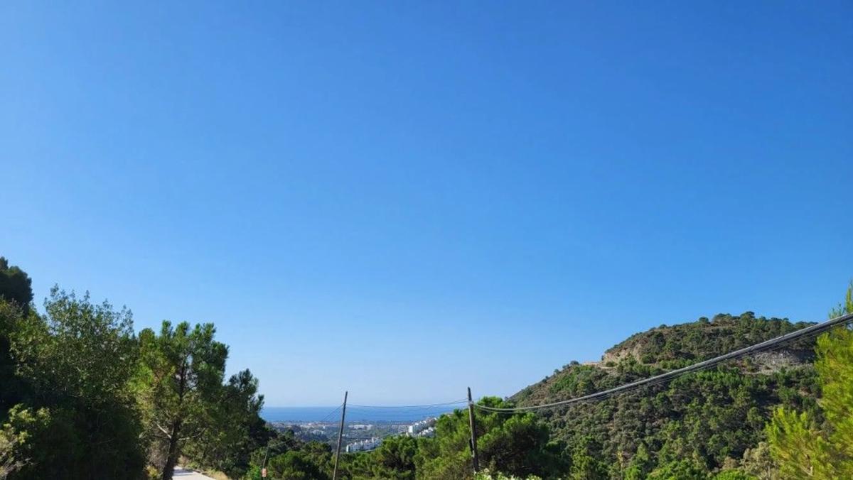 Terreno en venta en Benahavís, Malaga photo 1