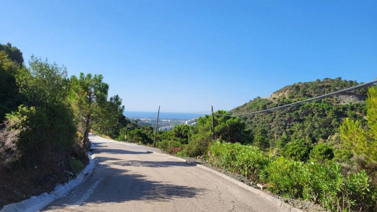 Terreno en venta en Benahavís, Malaga photo 2