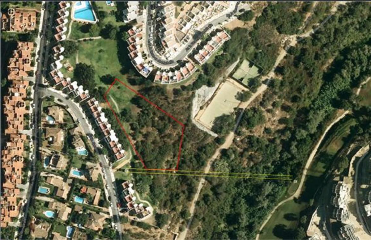 Działka na sprzedaż w Marbella, Malaga photo 4