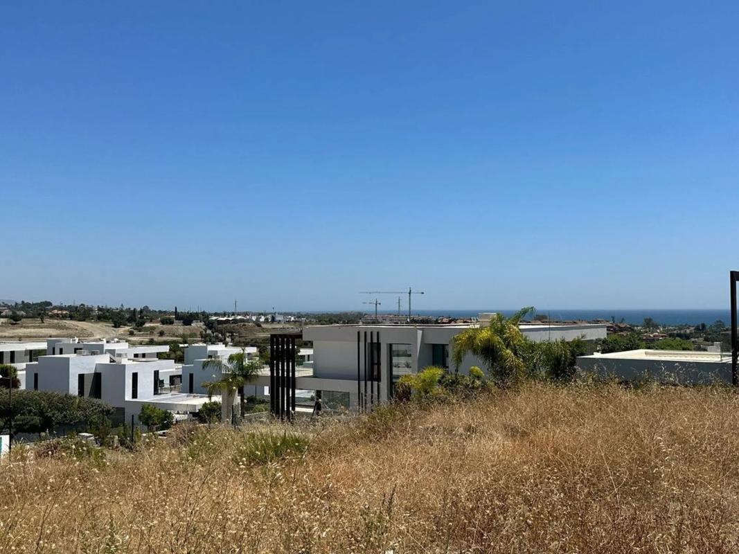 Działka na sprzedaż w Estepona, Malaga photo 1