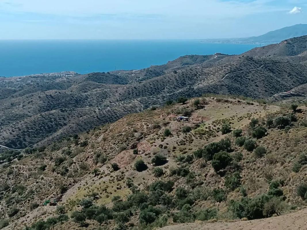 Terreno en venta en Moclinejo, Malaga photo 2