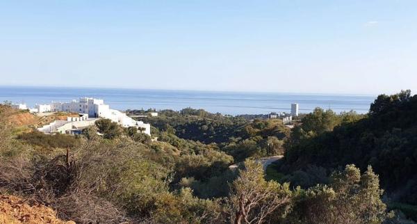 Terreno en carretera de Lomas de Marbella thumbnail 1