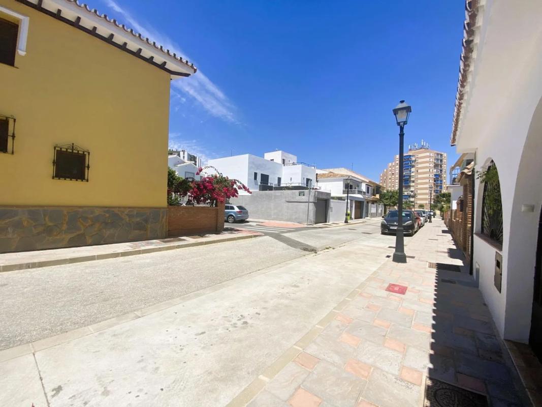 Działka na sprzedaż w Fuengirola, Malaga photo 1