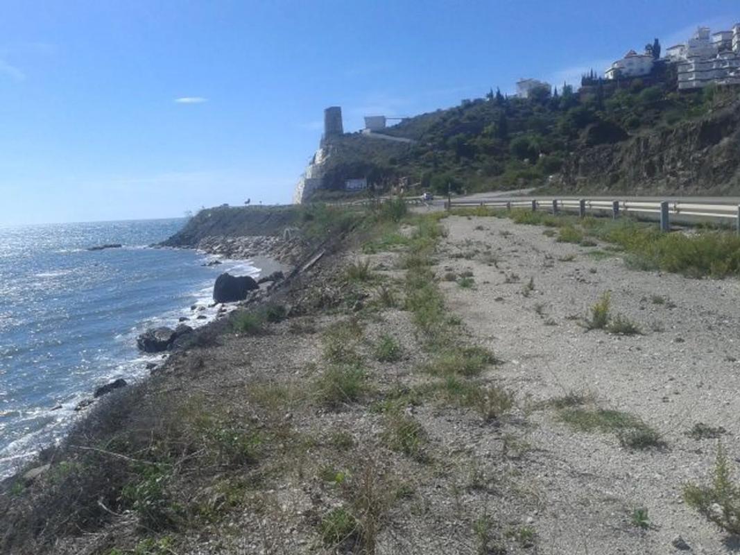 Terreno en venta en Torrox, Malaga photo 1