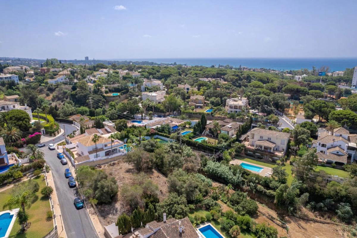 Terreno en venta en Marbella, Malaga photo 1