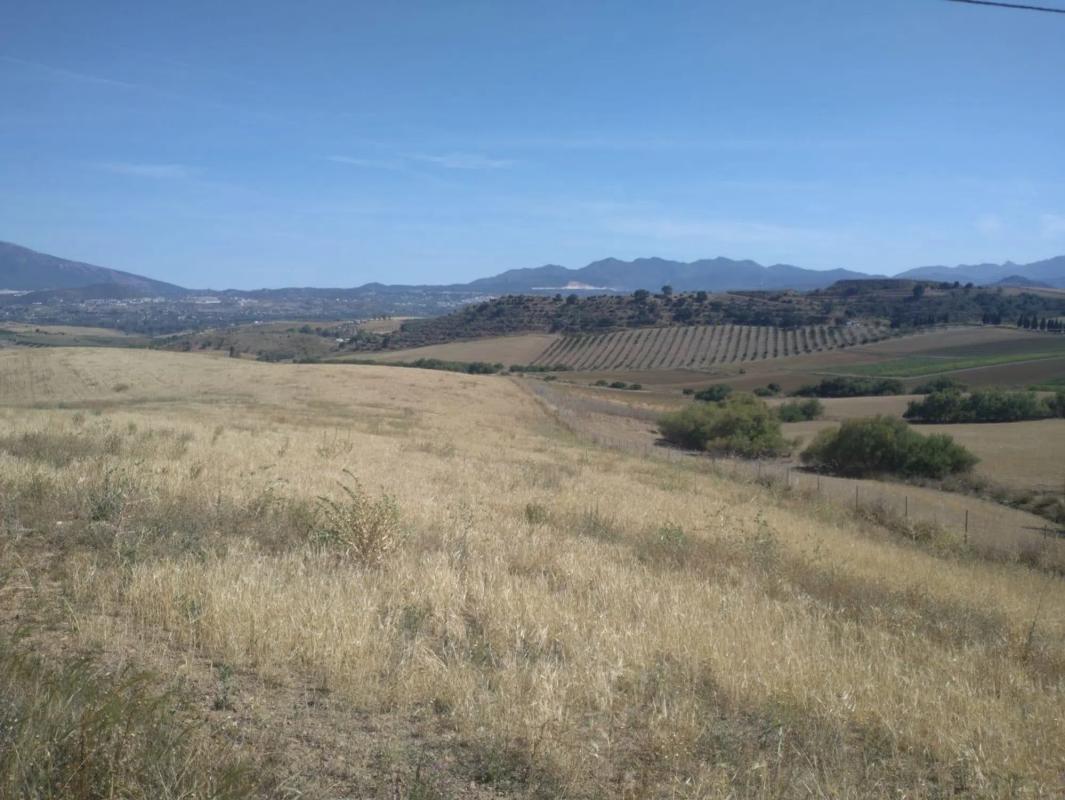 Terreno en venta en Coin, Malaga photo 2