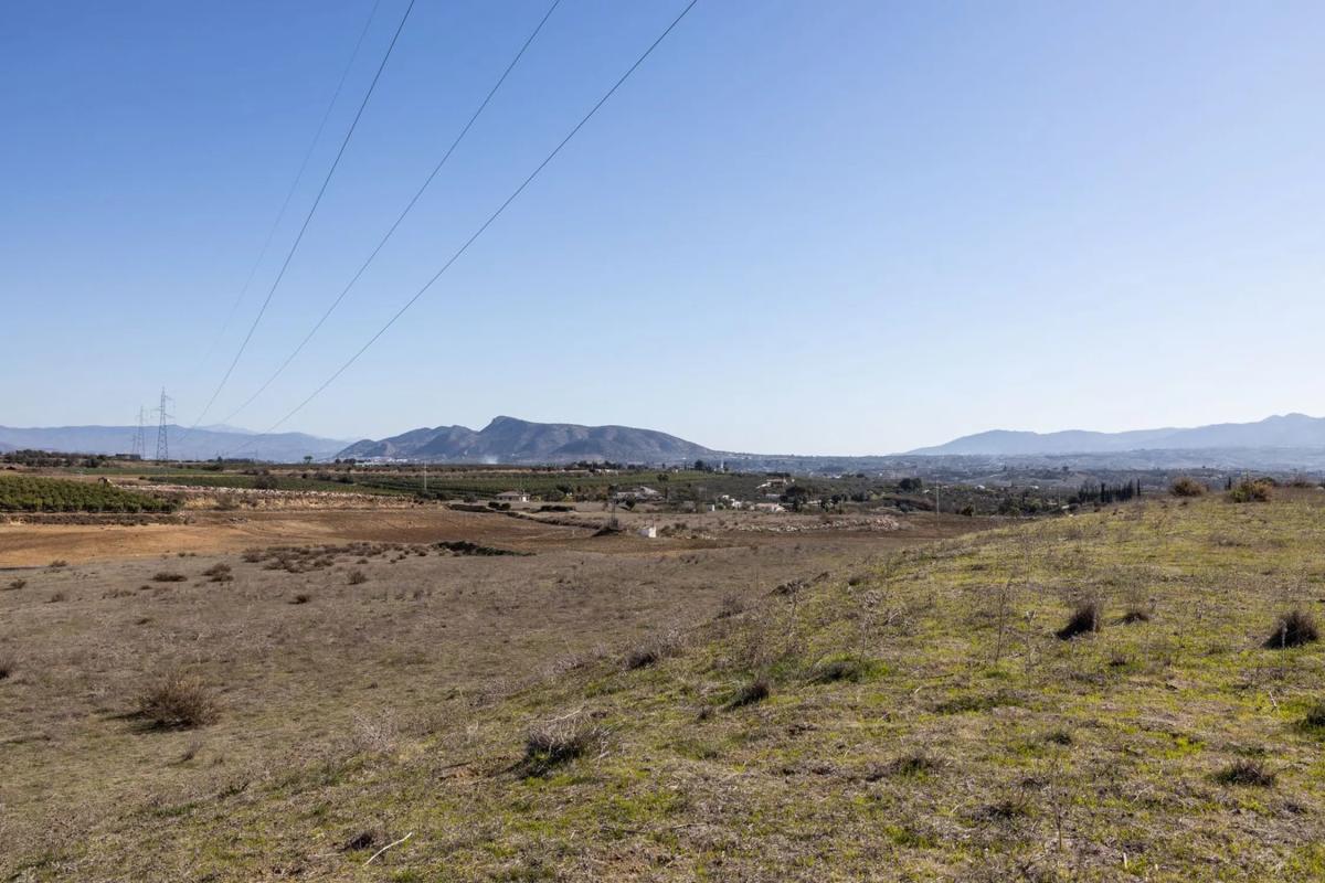 Terreno en venta en Alhaurín el Grande, Malaga photo 4