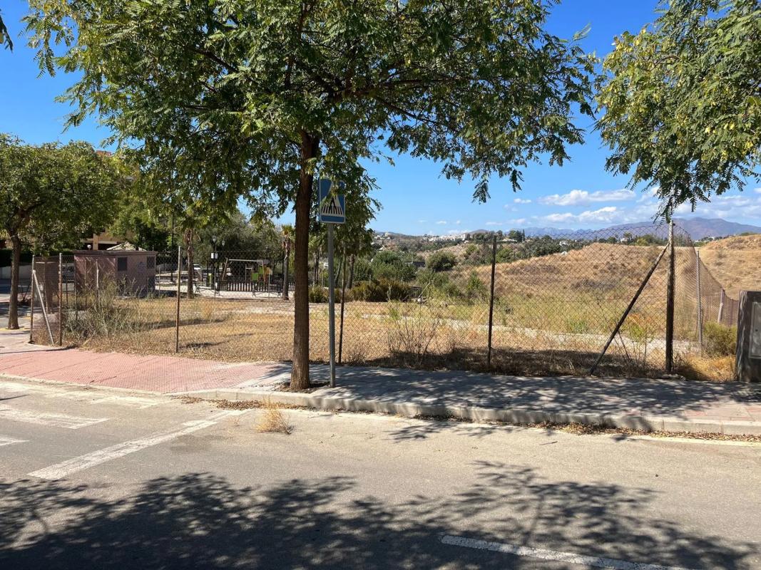 Terreno en venta en Fuengirola, Malaga photo 4